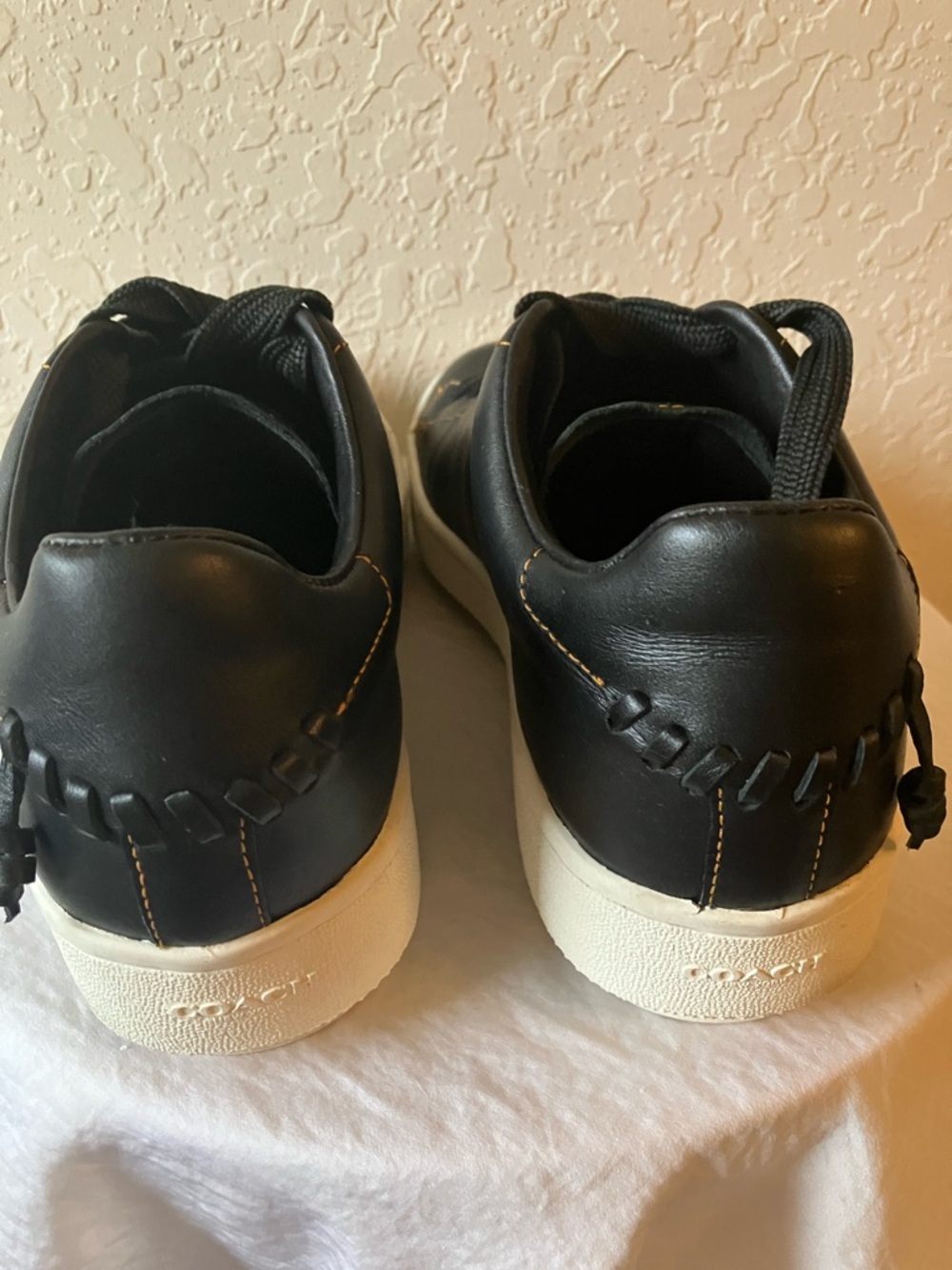 Coach: Black Leather (G1234) Tea Rose Floral Appliqué Sneakers- IOB- 8.5 - Picture 8 of 16